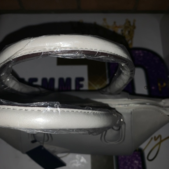 Adrienne Vittadini hand bag - Picture 5 of 7